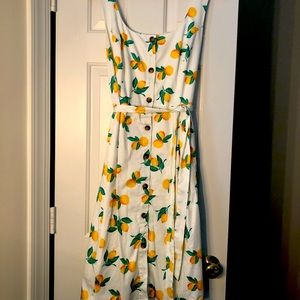 Summer lemon dress with pockets